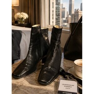 Vintage Italian Leather Ankle Boots 35 Black Zip Booties Made in Italy Minimalis